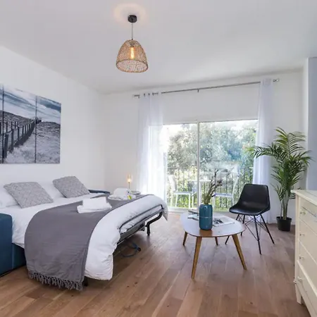 Extra Spacious 5 Min Walk To Sea & Tram نيس