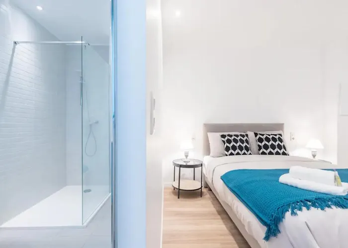 Extra Spacious 5 Min Walk To Sea & Tram Apartmán *