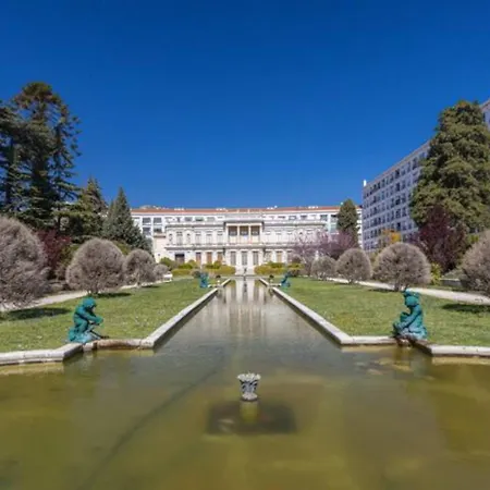 Διαμέρισμα Extra Spacious 5 Min Walk To Sea & Tram *