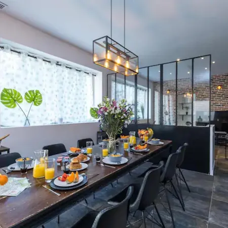 Extra Spacious 5 Min Walk To Sea & Tram