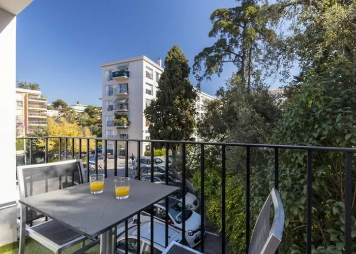 Extra Spacious 5 Min Walk To Sea & Tram *